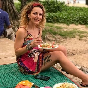 Meet your Posher, Claudia